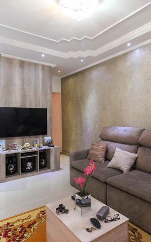 Casa à venda com 170m², 3 quartos e 2 vagas Casa à venda com 170m², 3 quartos e 2 vagasSala