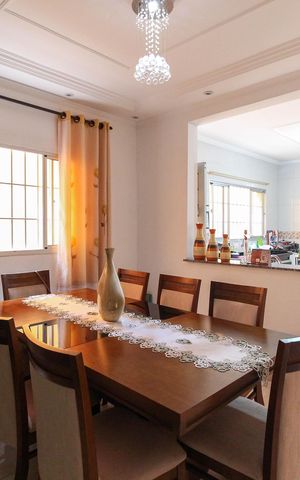 Casa à venda com 170m², 3 quartos e 2 vagas Casa à venda com 170m², 3 quartos e 2 vagasCopa
