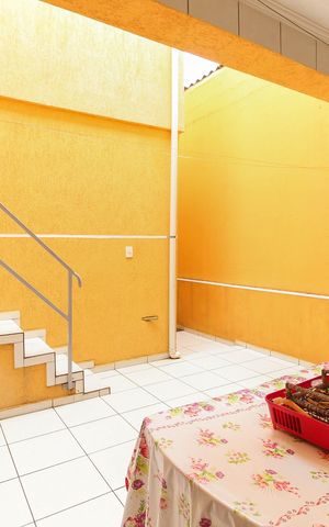 Casa à venda com 170m², 3 quartos e 2 vagas Casa à venda com 170m², 3 quartos e 2 vagasChurrasqueira