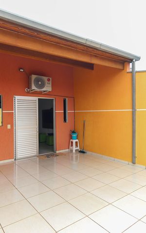 Casa à venda com 170m², 3 quartos e 2 vagas Casa à venda com 170m², 3 quartos e 2 vagasVaranda Quarto 3 - Suíte