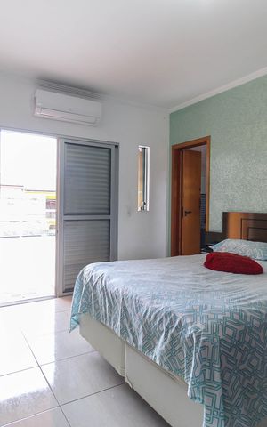 Casa à venda com 170m², 3 quartos e 2 vagas Casa à venda com 170m², 3 quartos e 2 vagasQuarto 3 - Suíte
