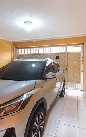 Casa à venda com 170m², 3 quartos e 2 vagas Casa à venda com 170m², 3 quartos e 2 vagasGaragem