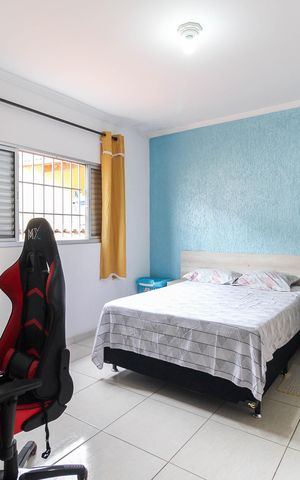Casa à venda com 170m², 3 quartos e 2 vagas Casa à venda com 170m², 3 quartos e 2 vagasQuarto 2