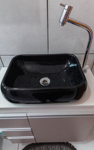 Casa à venda com 170m², 3 quartos e 2 vagas Casa à venda com 170m², 3 quartos e 2 vagasBanheiro Social