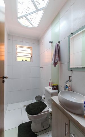Casa à venda com 170m², 3 quartos e 2 vagas Casa à venda com 170m², 3 quartos e 2 vagasBanheiro Social 2