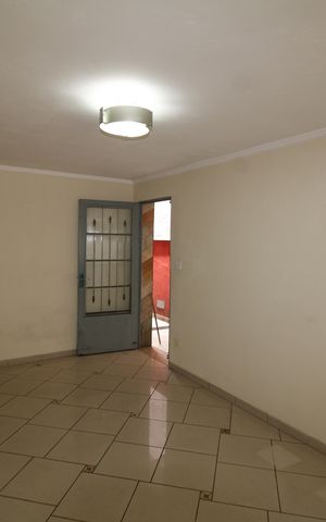 Casa à venda com 190m², 3 quartos e 2 vagasSala