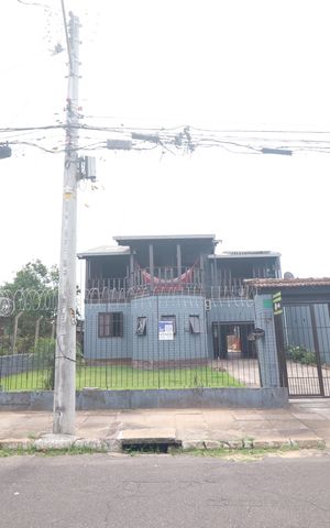 Casa à venda com 292m², 4 quartos e 2 vagasFachada