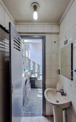 Casa à venda com 202m², 3 quartos e 1 vaga Casa à venda com 202m², 3 quartos e 1 vagaBanheiro de serviço