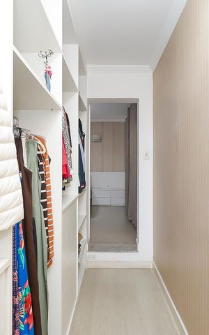 Casa à venda com 215m², 3 quartos e 4 vagasCloset da suíte 1