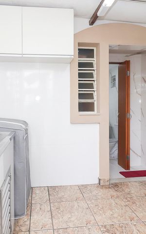 Casa à venda com 215m², 3 quartos e 4 vagasÁrea de Serviço
