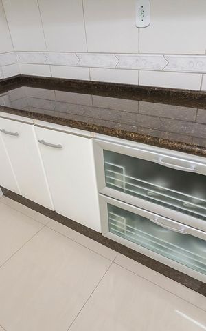 Casa à venda com 215m², 3 quartos e 4 vagasCozinha - Armários