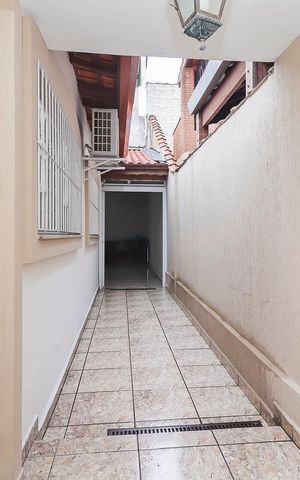 Casa à venda com 215m², 3 quartos e 4 vagasQuintal