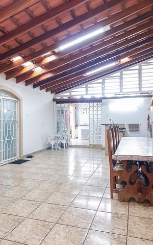 Casa à venda com 215m², 3 quartos e 4 vagasEspaço Gourmet