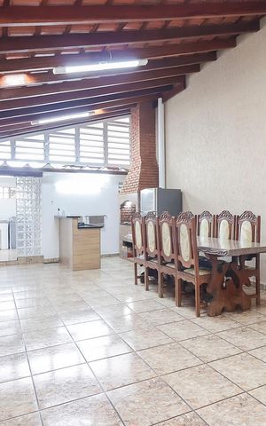 Casa à venda com 215m², 3 quartos e 4 vagasEspaço Gourmet