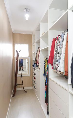 Casa à venda com 215m², 3 quartos e 4 vagasCloset da suíte 1
