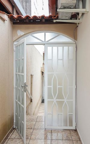 Casa à venda com 215m², 3 quartos e 4 vagasEntrada