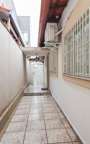 Casa à venda com 215m², 3 quartos e 4 vagasQuintal