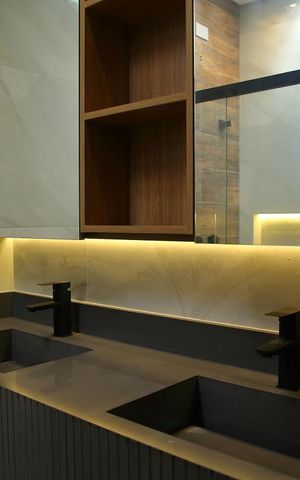 Casa para alugar com 156m², 3 quartos e 4 vagasSuíte - Banheira 