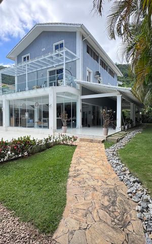 Casa de condomínio para alugar com 1500m², 6 quartos e 5 vagas Casa de condomínio para alugar com 1500m², 6 quartos e 5 vagasÁrea externa