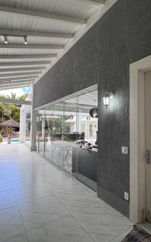 Casa de condomínio para alugar com 1500m², 6 quartos e 5 vagas Casa de condomínio para alugar com 1500m², 6 quartos e 5 vagasÁrea externa