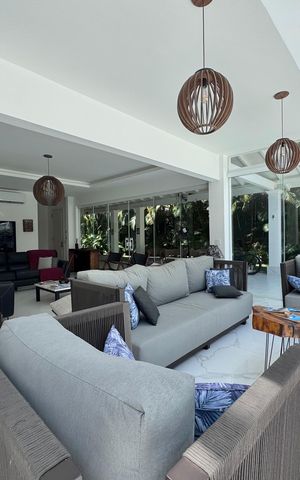 Casa de condomínio para alugar com 1500m², 6 quartos e 5 vagas Casa de condomínio para alugar com 1500m², 6 quartos e 5 vagasSala