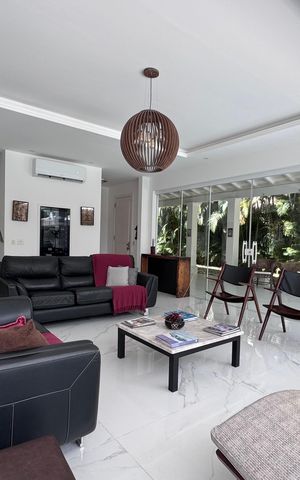 Casa de condomínio para alugar com 1500m², 6 quartos e 5 vagas Casa de condomínio para alugar com 1500m², 6 quartos e 5 vagasSala