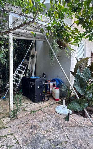 Casa de condomínio para alugar com 1500m², 6 quartos e 5 vagas Casa de condomínio para alugar com 1500m², 6 quartos e 5 vagasÁrea externa
