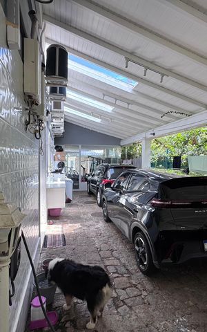 Casa de condomínio para alugar com 1500m², 6 quartos e 5 vagas Casa de condomínio para alugar com 1500m², 6 quartos e 5 vagasÁrea externa