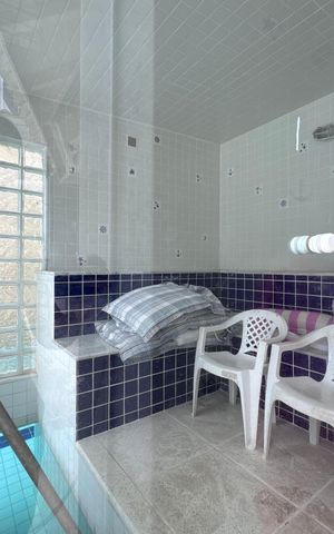 Casa de condomínio para alugar com 1500m², 6 quartos e 5 vagas Casa de condomínio para alugar com 1500m², 6 quartos e 5 vagasÁrea externa