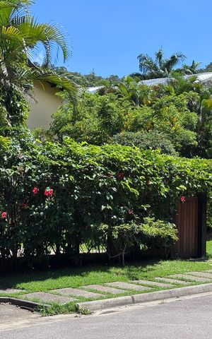 Casa de condomínio para alugar com 1500m², 6 quartos e 5 vagas Casa de condomínio para alugar com 1500m², 6 quartos e 5 vagasÁrea externa - Vista Placas Fotovoltaicas