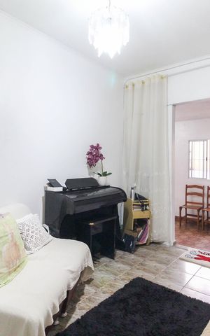 Casa à venda com 120m², 3 quartos e 4 vagas Casa à venda com 120m², 3 quartos e 4 vagasSala