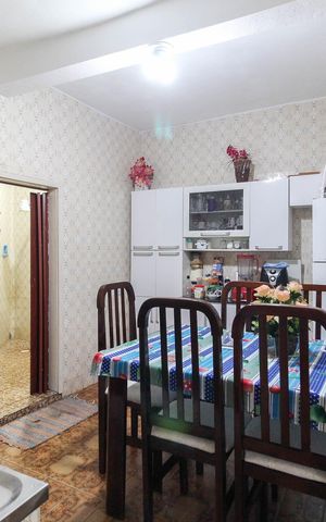 Casa à venda com 120m², 3 quartos e 4 vagas Casa à venda com 120m², 3 quartos e 4 vagasCozinha