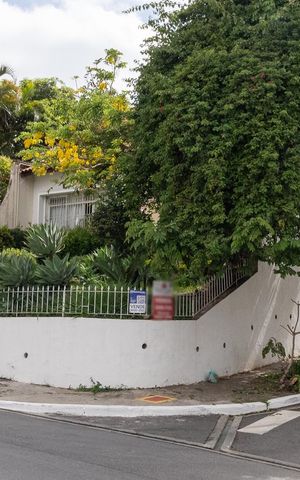 Casa à venda com 430m², 5 quartos e 4 vagasFachada