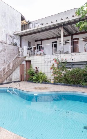 Casa à venda com 430m², 5 quartos e 4 vagasPiscina