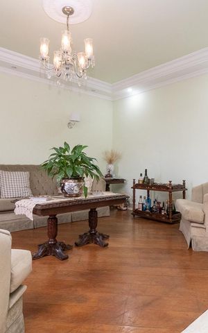 Casa à venda com 430m², 5 quartos e 4 vagasSala