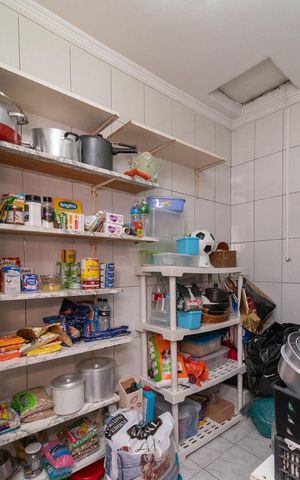 Casa à venda com 430m², 5 quartos e 4 vagasDespensa 
