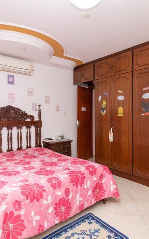 Casa à venda com 430m², 5 quartos e 4 vagasSuíte