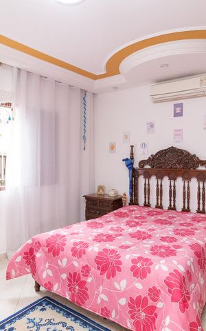 Casa à venda com 430m², 5 quartos e 4 vagasSuíte