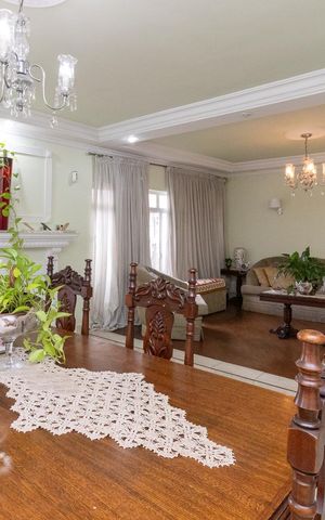 Casa à venda com 430m², 5 quartos e 4 vagasSala