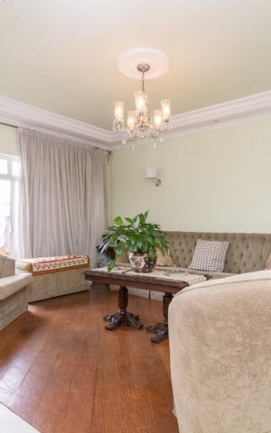 Casa à venda com 430m², 5 quartos e 4 vagasSala