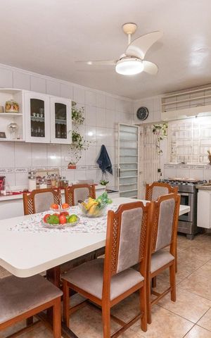 Casa à venda com 430m², 5 quartos e 4 vagasCozinha