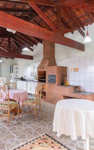 Casa à venda com 430m², 5 quartos e 4 vagasSalão de festas