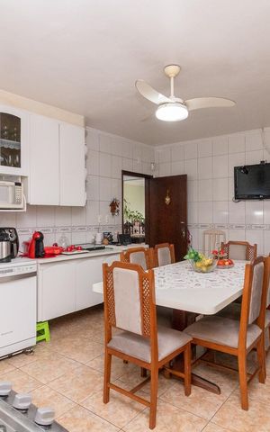 Casa à venda com 430m², 5 quartos e 4 vagasCozinha