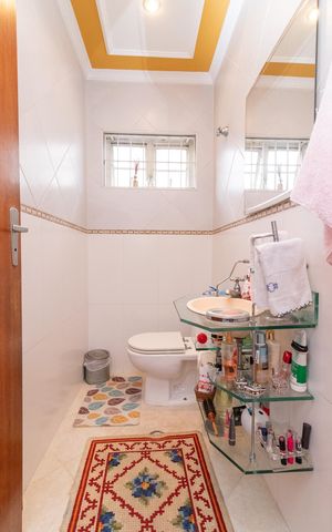 Casa à venda com 430m², 5 quartos e 4 vagasLavabo