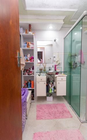 Casa à venda com 430m², 5 quartos e 4 vagasBanheiro 2