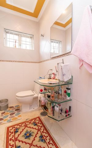 Casa à venda com 430m², 5 quartos e 4 vagasLavabo