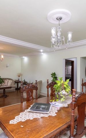 Casa à venda com 430m², 5 quartos e 4 vagasSala