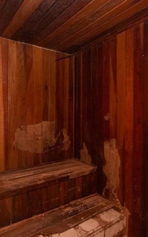 Casa à venda com 430m², 5 quartos e 4 vagasSauna