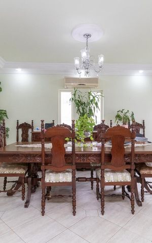 Casa à venda com 430m², 5 quartos e 4 vagasSala