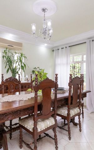 Casa à venda com 430m², 5 quartos e 4 vagasSala